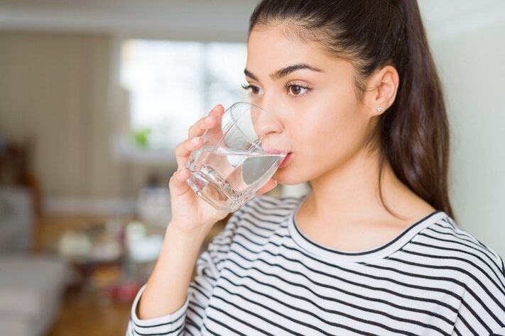 Regular consumption of clean water is the key to success in losing 10 kg in a month. 
